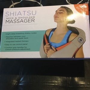Shiatsu neck & shoulder massager
